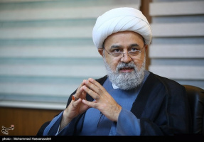 سازمان «سمت»، یکی از مراکز علمی مهم کشور در ترویج علوم انسانی از طریق تهیۀ کتاب‌های آموزشی استاندارد